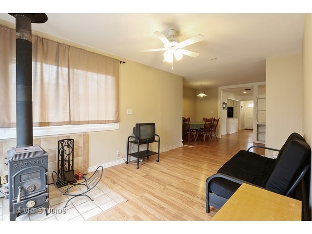 311 E Wayne Pl, Wheeling, IL 60090 photo 5