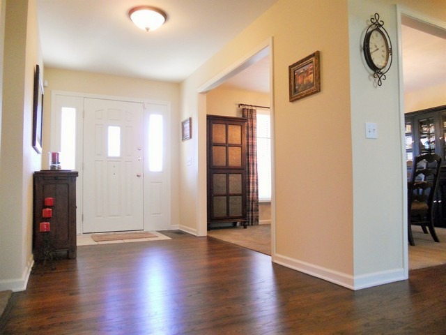 9007 Anthony Ln, Spring Grove, IL 60081 photo 2