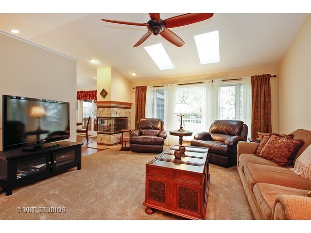 9007 Anthony Ln, Spring Grove, IL 60081 photo 4