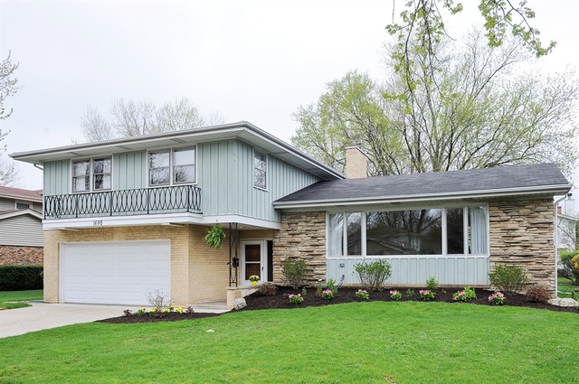 1698 Central Ave, Deerfield, IL 60015 photo 1