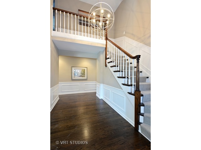 350 Sunset Dr, Northfield, IL 60093 photo 2