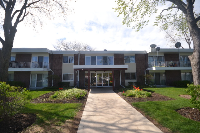 127 N Wolf Rd #37B, Wheeling, IL 60090 photo 2