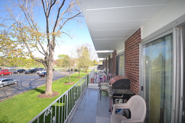 127 N Wolf Rd #37B, Wheeling, IL 60090 photo 16