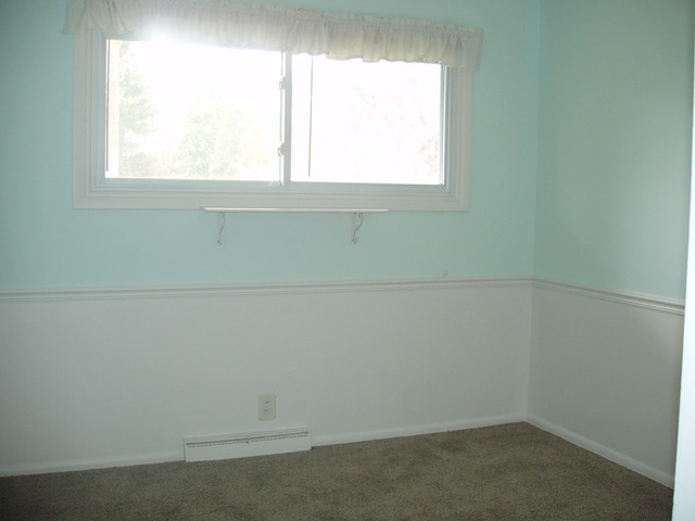 323 E Royal Dr, Dekalb, IL 60115 photo 11