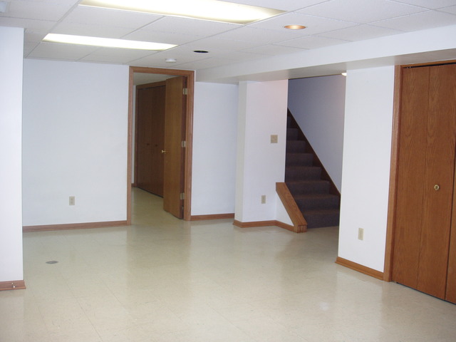 323 E Royal Dr, Dekalb, IL 60115 photo 16