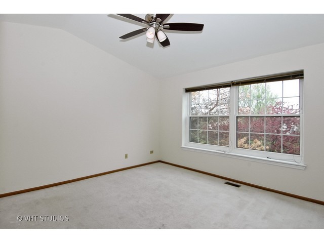 4505 Opal Dr, Hoffman Estates, IL 60192 photo 9