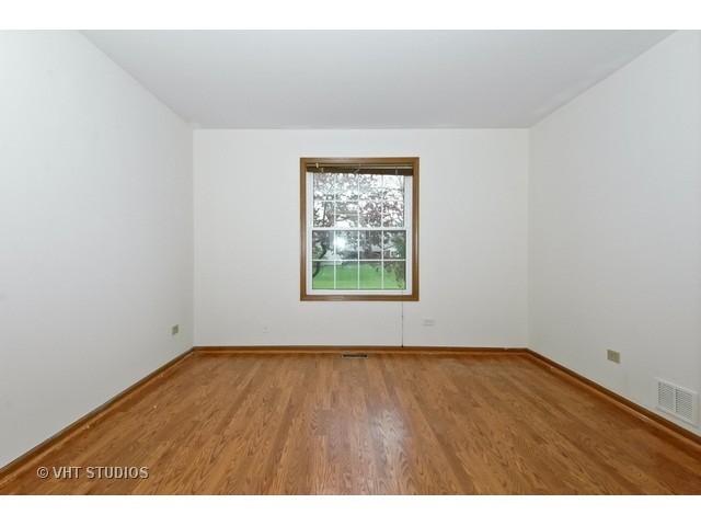 4505 Opal Dr, Hoffman Estates, IL 60192 photo 4