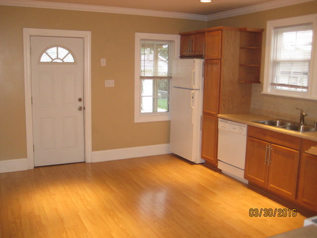 4043 Anna Ave, Lyons, IL 60534 photo 2