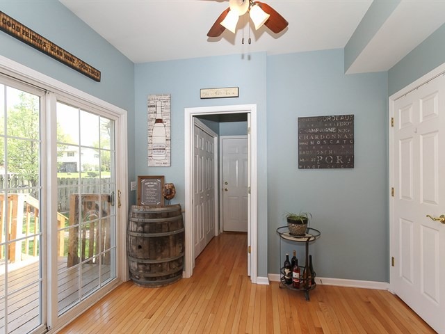 701 Deborah Ave, Elgin, IL 60123 photo 10