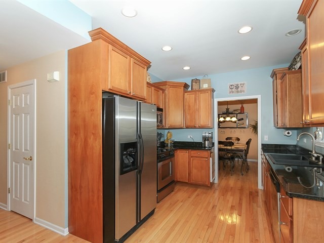 701 Deborah Ave, Elgin, IL 60123 photo 7