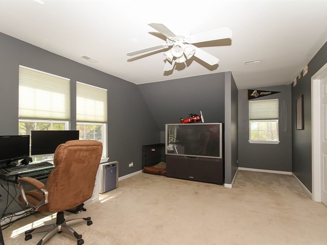 701 Deborah Ave, Elgin, IL 60123 photo 17