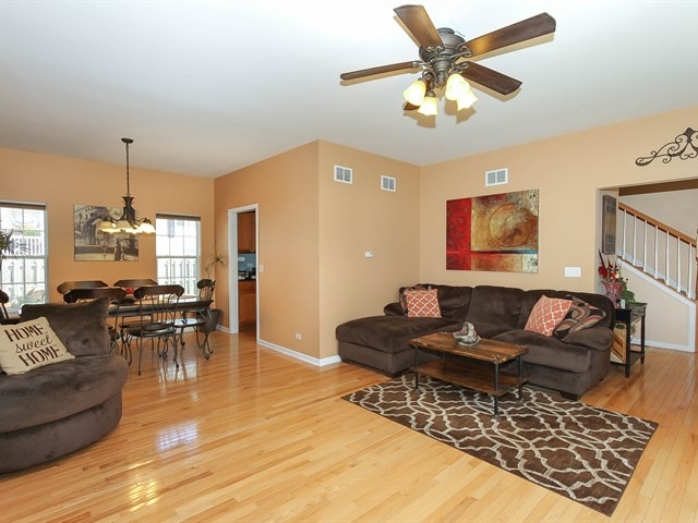 701 Deborah Ave, Elgin, IL 60123 photo 5
