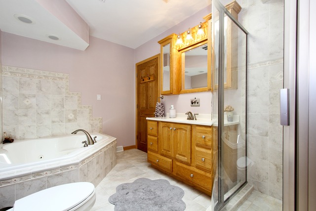 8018 Rutherford Ave, Burbank, IL 60459 photo 8