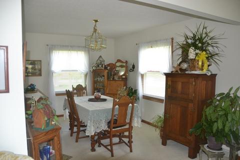 320 Fieldstone Ln, Dixon, IL 61021 photo 8
