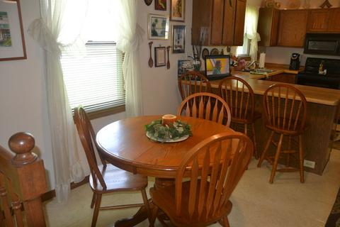 320 Fieldstone Ln, Dixon, IL 61021 photo 6
