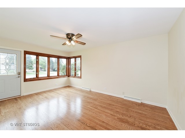 1432 N Wolf Rd, Berkeley, IL 60163 photo 2