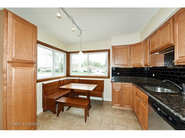 1432 N Wolf Rd, Berkeley, IL 60163 photo 4