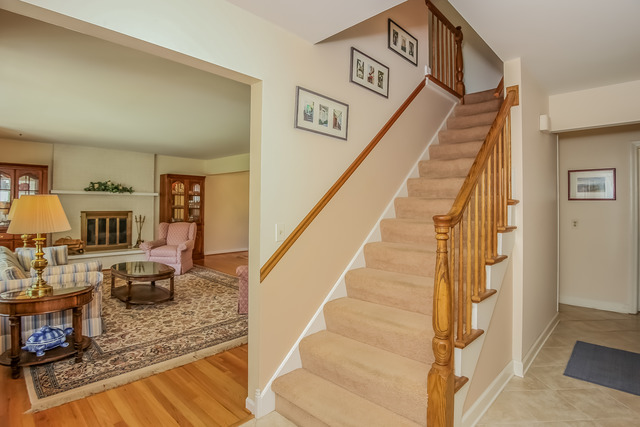 623 Arbor Ave, Wheaton, IL 60189 photo 2