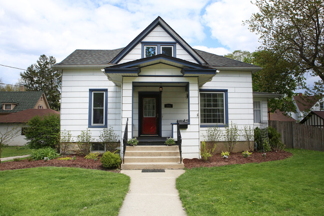 215 N Commonwealth Ave, Elgin, IL 60123 photo 22