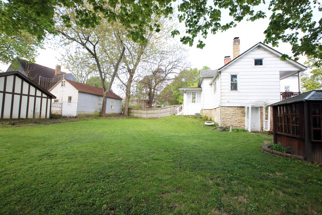 215 N Commonwealth Ave, Elgin, IL 60123 photo 21