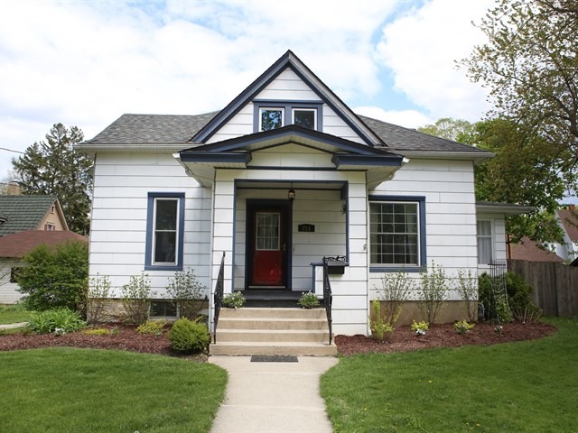 215 N Commonwealth Ave, Elgin, IL 60123 photo 20