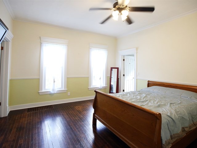 215 N Commonwealth Ave, Elgin, IL 60123 photo 10