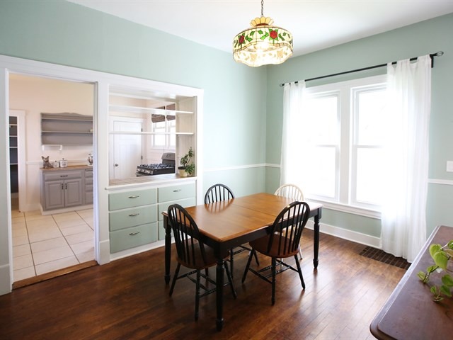 215 N Commonwealth Ave, Elgin, IL 60123 photo 8