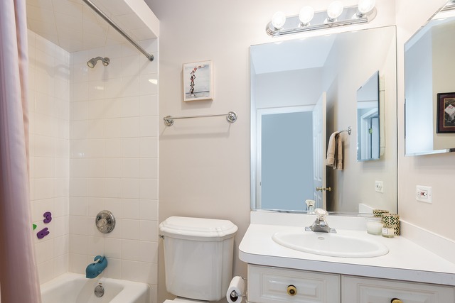3845 N Ashland Ave #2B, Chicago, IL 60613 photo 10