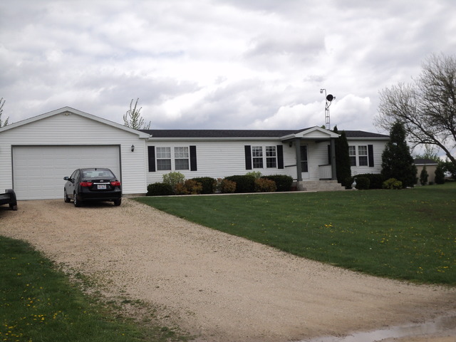 1202 Fisk Rd, Compton, IL 61318 photo 1