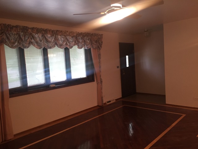 650 Marshall Dr, Des Plaines, IL 60016 photo 4