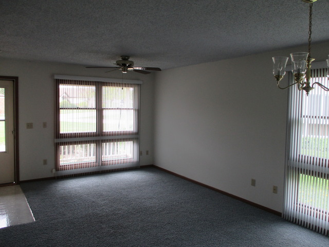 1807 Creek Rd, Morris, IL 60450 photo 3