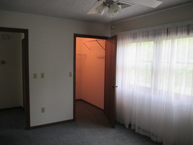 1807 Creek Rd, Morris, IL 60450 photo 8