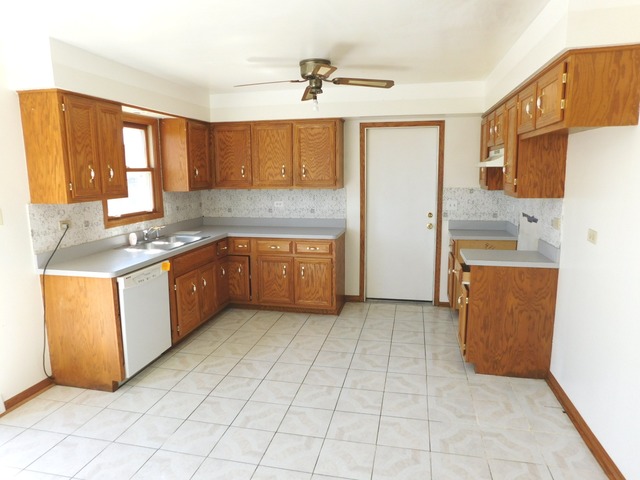 6604 Klinger Ln, Plainfield, IL 60586 photo 4