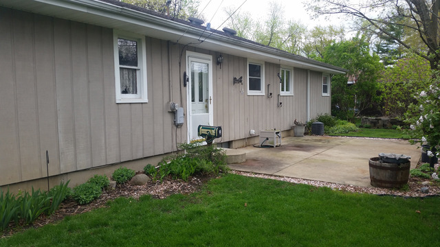 405 N Kent Rd, Mchenry, IL 60051 photo 2