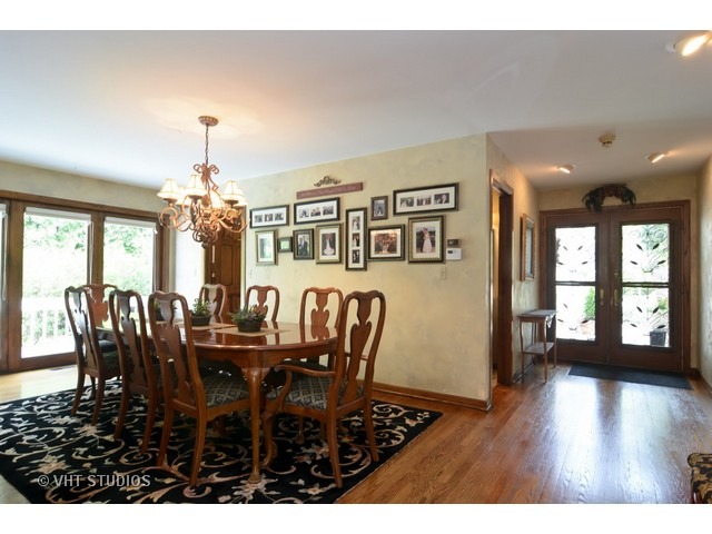 4809 Woodcliff Ct, Rolling Meadows, IL 60008 photo 2