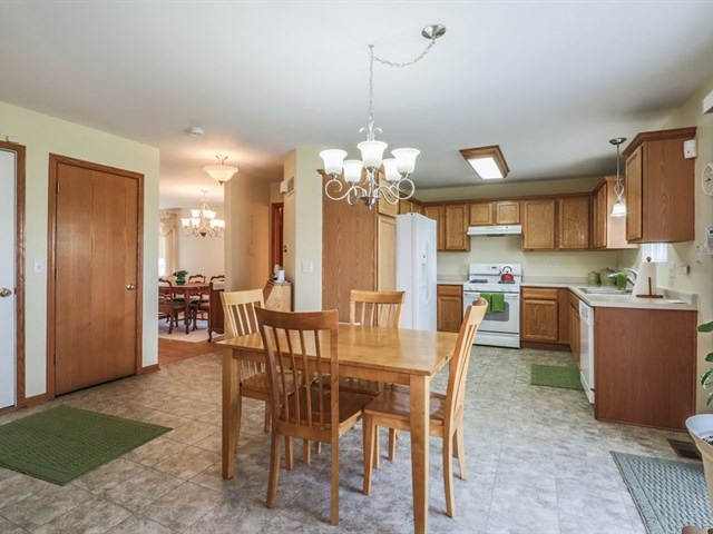 1707 Fox Ridge Dr, Plainfield, IL 60586 photo 5
