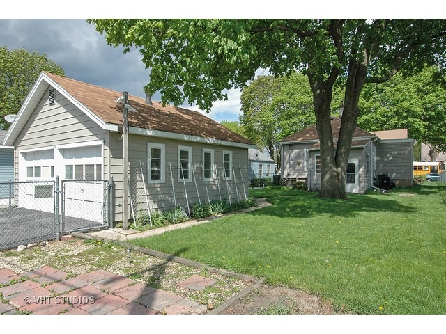 628 Lavoie Ave, Elgin, IL 60120 photo 10