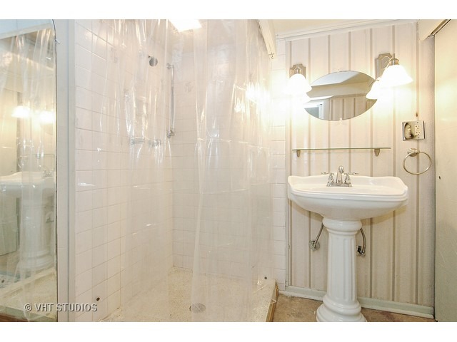 628 Lavoie Ave, Elgin, IL 60120 photo 9