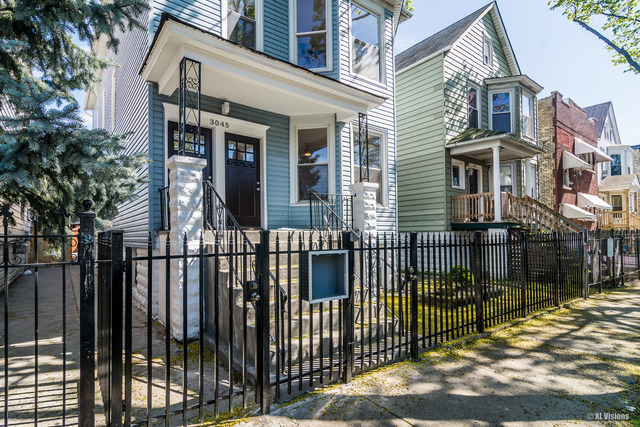 3045 N Avers Ave, Chicago, IL 60618 photo 24