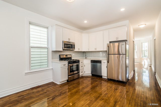3045 N Avers Ave, Chicago, IL 60618 photo 8