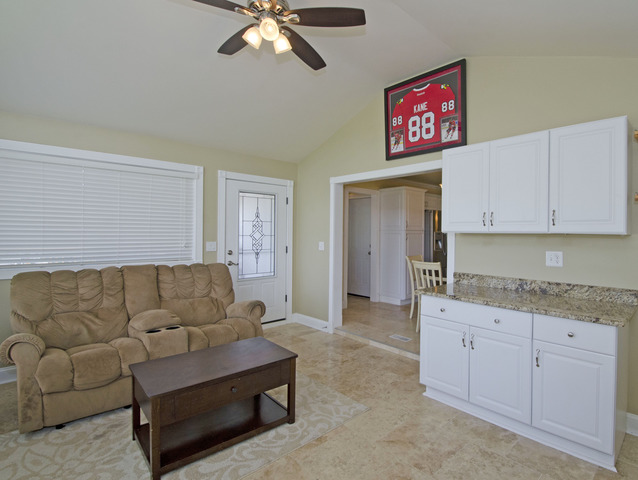 1380 Bedford Rd, Hoffman Estates, IL 60169 photo 12