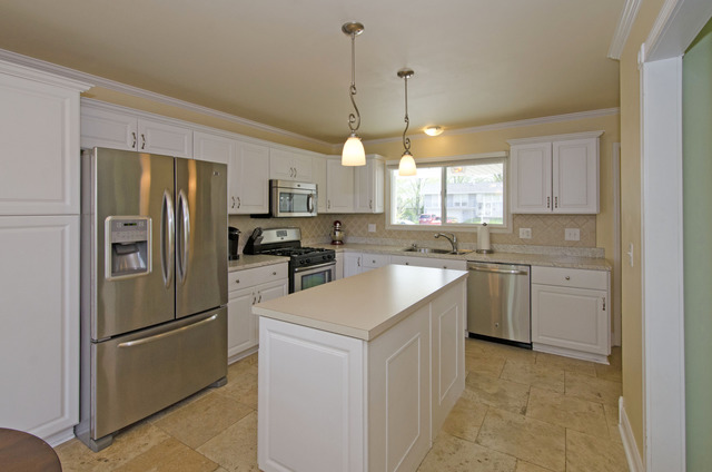 1380 Bedford Rd, Hoffman Estates, IL 60169 photo 3