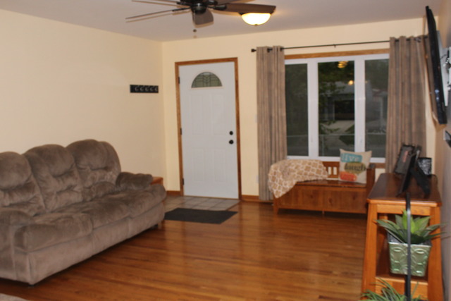 321 Macgregor Rd, Lockport, IL 60441 photo 3