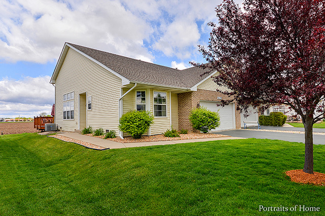 16122 Fairfield Dr, Plainfield, IL 60586 photo 2