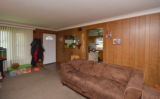 8508 Massasoit Ave, Burbank, IL 60459 photo 3