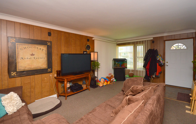 8508 Massasoit Ave, Burbank, IL 60459 photo 4