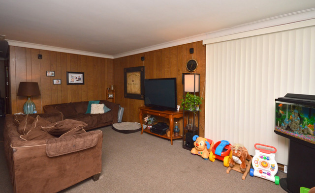 8508 Massasoit Ave, Burbank, IL 60459 photo 2
