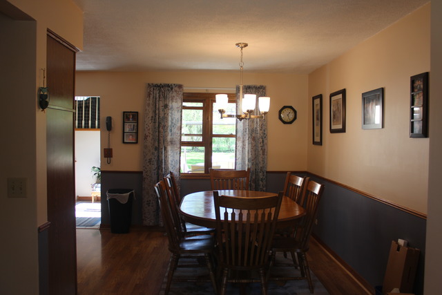 375 Illinois Blvd, Hoffman Estates, IL 60169 photo 8