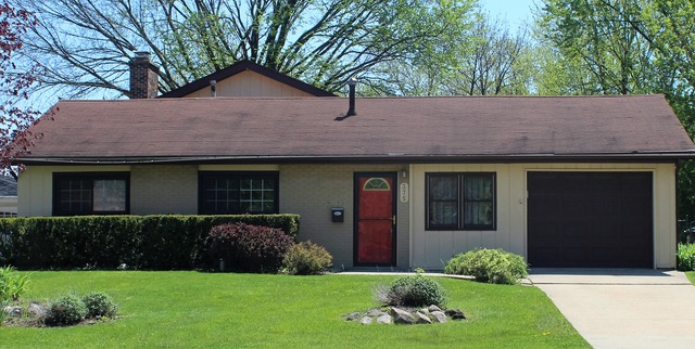 375 Illinois Blvd, Hoffman Estates, IL 60169 photo 1