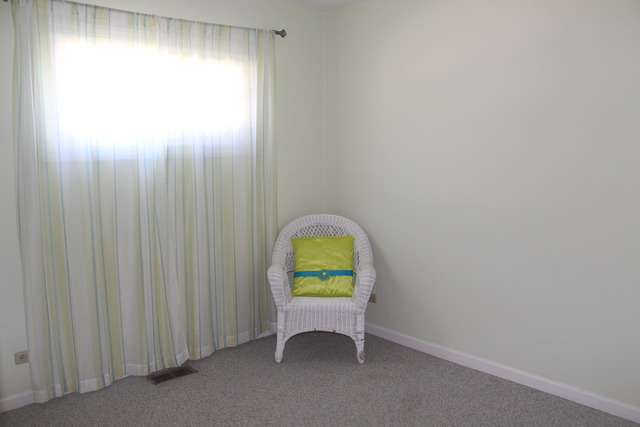 375 Illinois Blvd, Hoffman Estates, IL 60169 photo 15